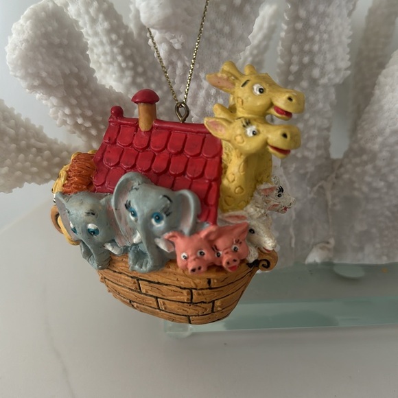 Kurt S.Adler Noah "two by Two" Christmas ornament. resin 3.5". - Picture 2 of 5